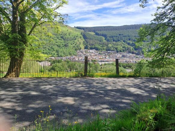 Land, in Pentwyn Road, £59,950