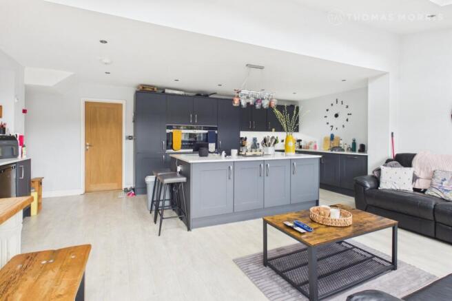 3 bed property, in Roman Way, £350,000
