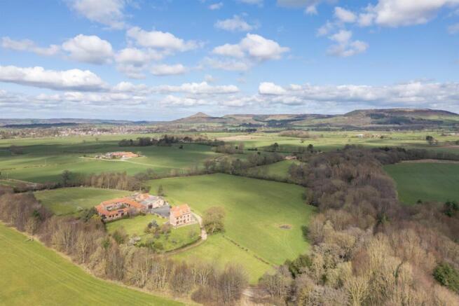 5 bed property, in Primrose Hill Farm, £1,595,000