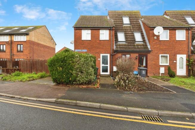 2 bed property, in Beckside Court, £175,000