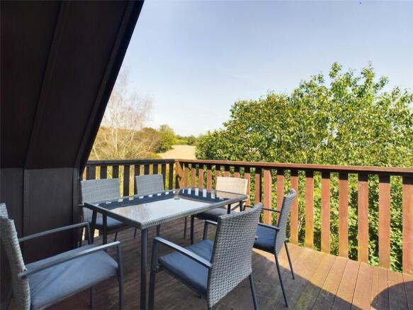 3 bed property, in Valley Lodge, £95,000