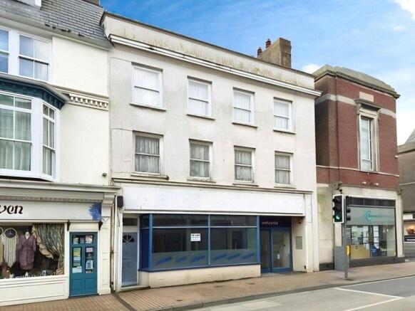 2 bed property, in High Street, £85,000