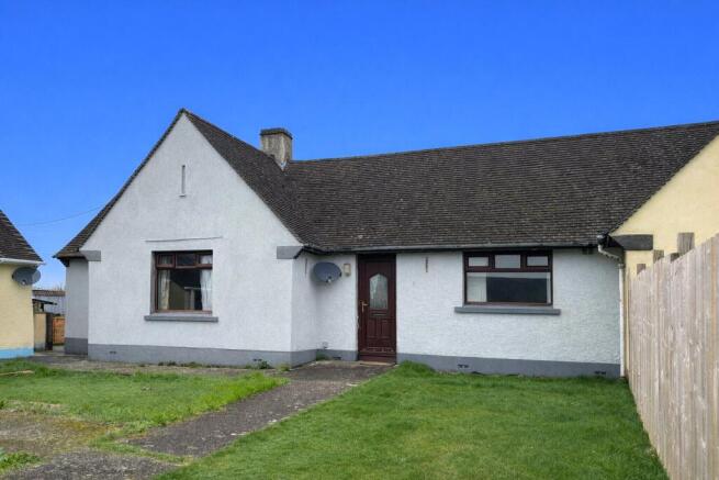 2 bed property, in Woodville Road, £230,000