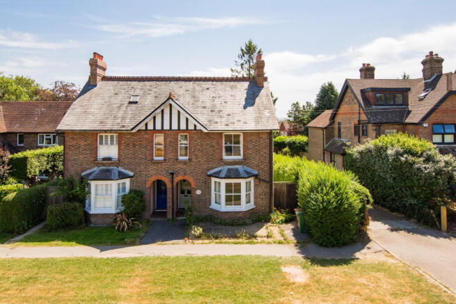 3 bed property, in Chapel Green, £550,000