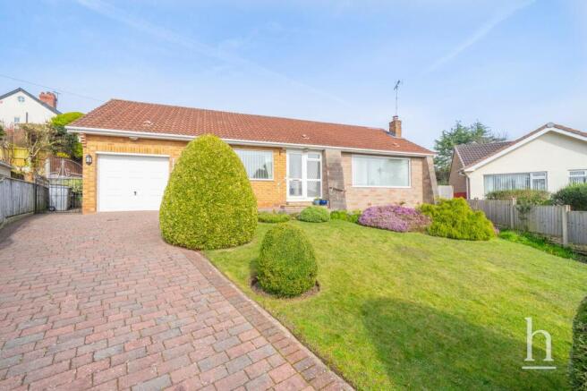 2 bed property, in Sandstone Walk, £550,000