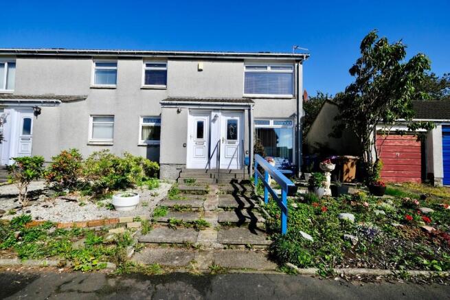 1 bed property, in Edzell Row, £77,000