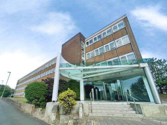 1 bed property, in Wella Road, £85,000