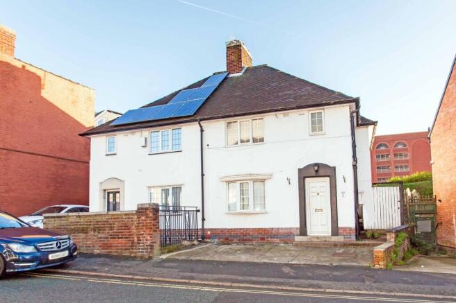 3 bed property, in Park Road, £169,950