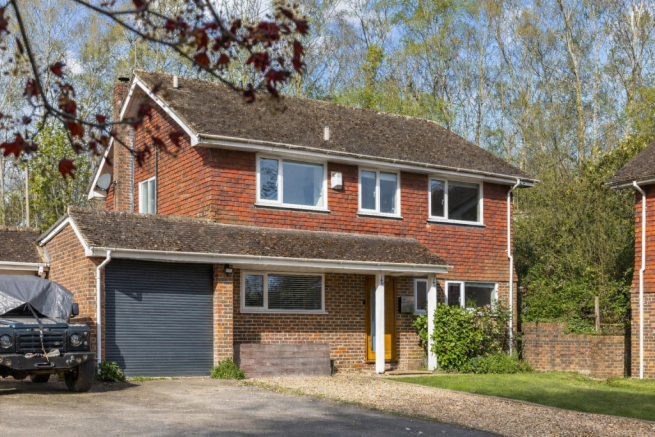 4 bed property, in Clayton Avenue, £800,000