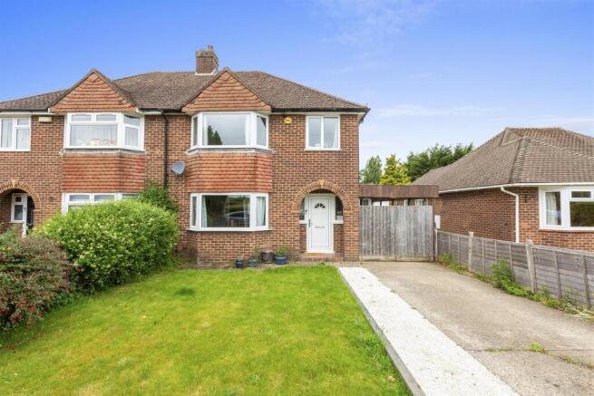 3 bed property, in Gibson Road, £525,000