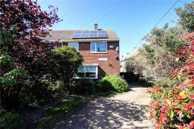 3 bed property, in Abbey Drive, £75,000
