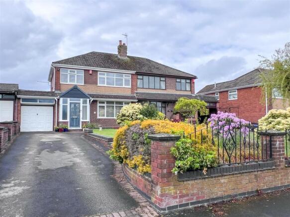 3 bed property, in Withystakes Road, £265,000
