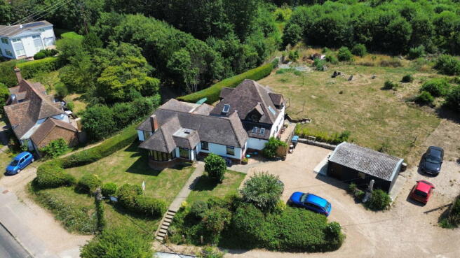 6 bed property, in Preston Hill, £1,150,000