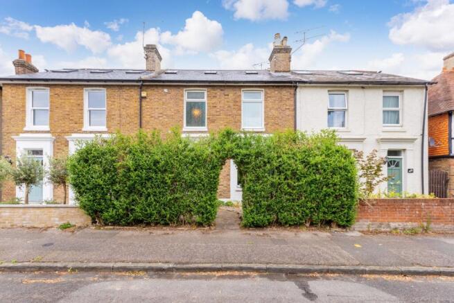 4 bed property, in Vicarage Road, £650,000