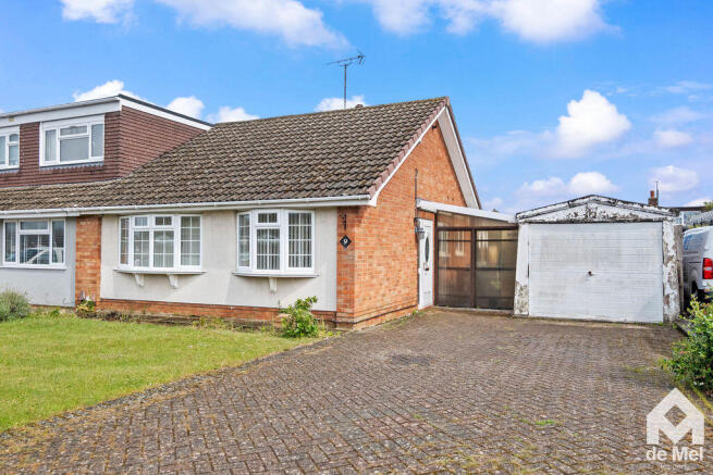 2 bed property, in Hertford Road, £325,000