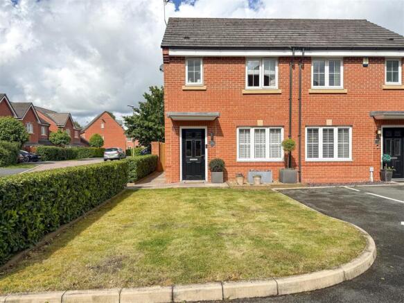 2 bed property, in Goss Place, £154,000