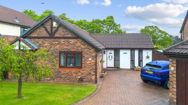 4 bed property, in Ward Close, £406,000