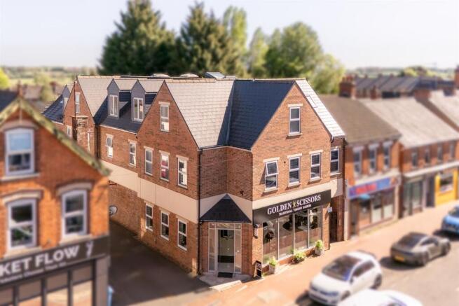 10 bed property, in Station Road, £1,200,000