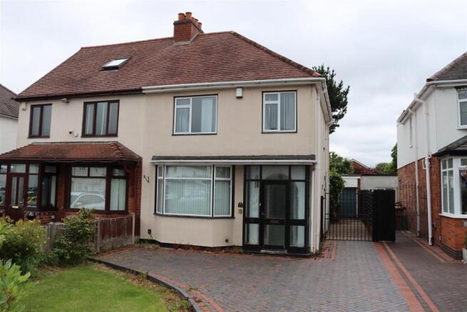 3 bed property, in Shortlands Lane, £230,000