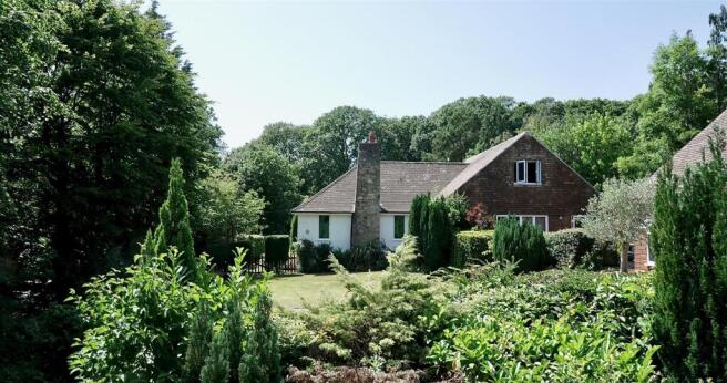4 bed property, in Old Forewood Lane, £1,100,000