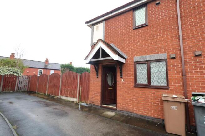 2 bed property, in Waterslea, £190,000
