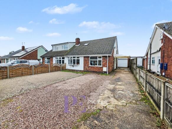 4 bed property, in Castle Close, £280,000