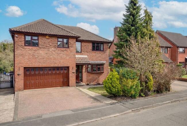 4 bed property, in Simpson Road, £600,000