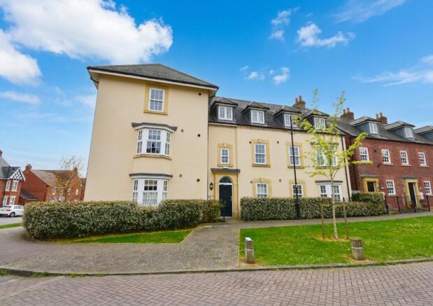 1 bed property, in Wilkinson Road, £180,000