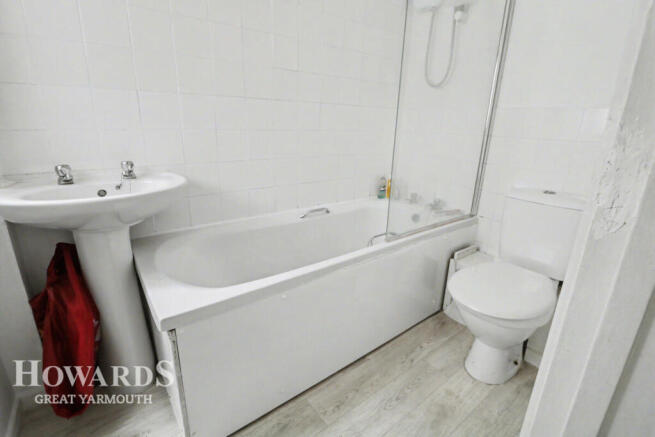 2 bed property, in St Peters Plain, £80,000