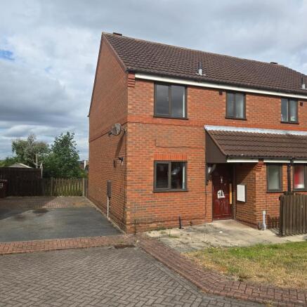 3 bed property, in 20 St. James's Park, £105,000