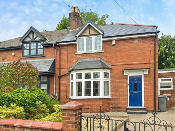 3 bed property, in Percy Crescent, £175,000