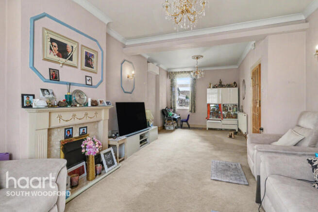 3 bed property, in Cowslip Road, £750,000