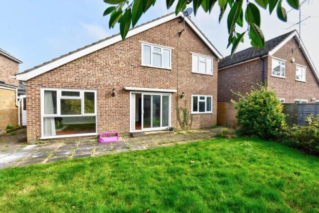 4 bed property, in Badgers Walk, £900,000