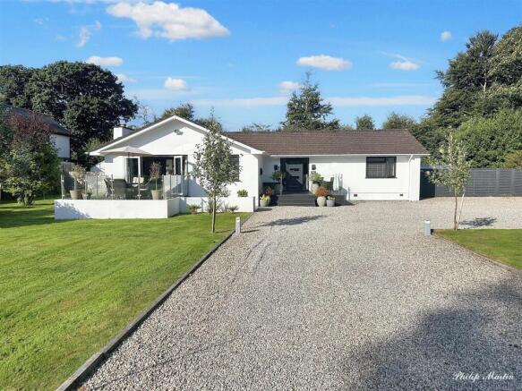 4 bed property, in Pentewan, £765,000