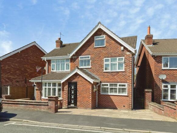 4 bed property, in Albany Road, £625,000
