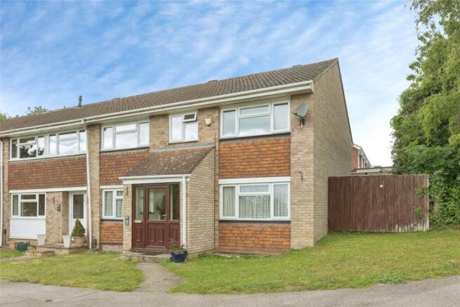 4 bed property, in Pinks Hill, £475,000