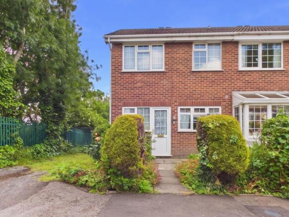 3 bed property, in Carlton Mews, £170,000
