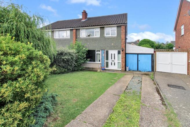 3 bed property, in Pevensey Road, £350,000