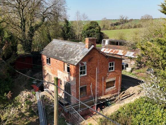 3 bed property, in Burrleigh House, £350,000