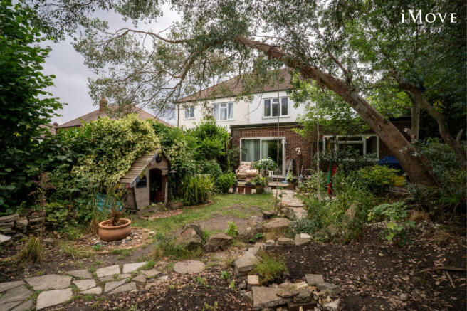3 bed property, in Convent Hill, £725,000