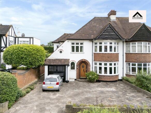 4 bed property, in Malvern Drive, £1,150,000