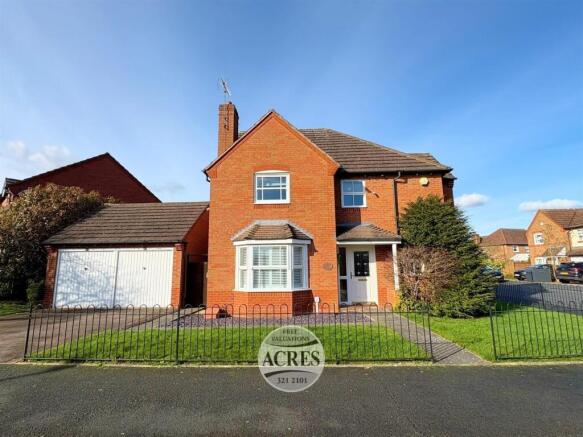 4 bed property, in Plantation Drive, £535,000