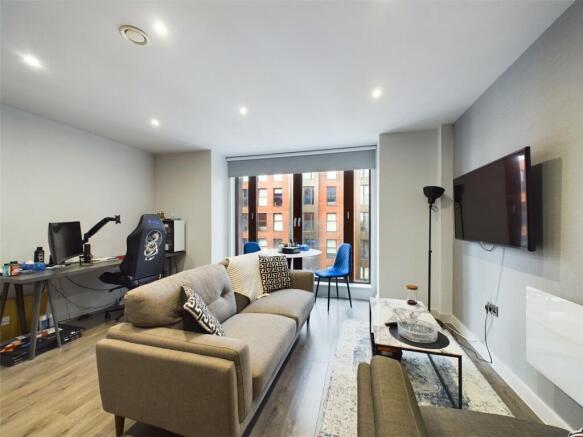 2 bed property, in Crump Street, £225,000