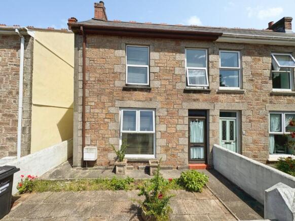3 bed property, in Park Road, £145,000