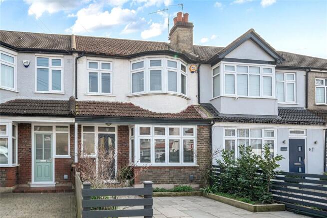 3 bed property, in Surbiton KT6, £575,000