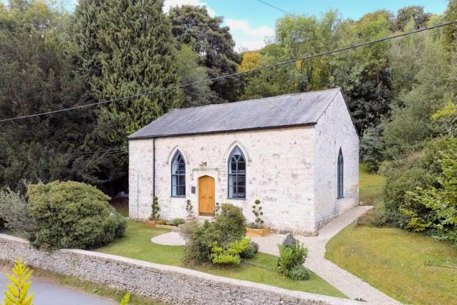 3 bed property, in Jacks Green, £725,000