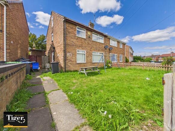3 bed property, in Dinmore Avenue, £67,500