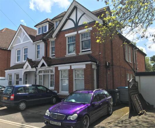 1 bed property, in 13 St Johns Road, £185,000