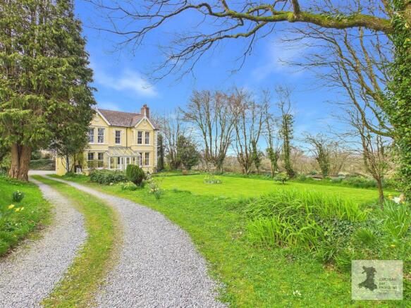 7 bed property, in Sarnau, £775,000