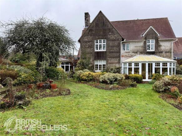 3 bed property, in Winterborne Stickland, £540,000